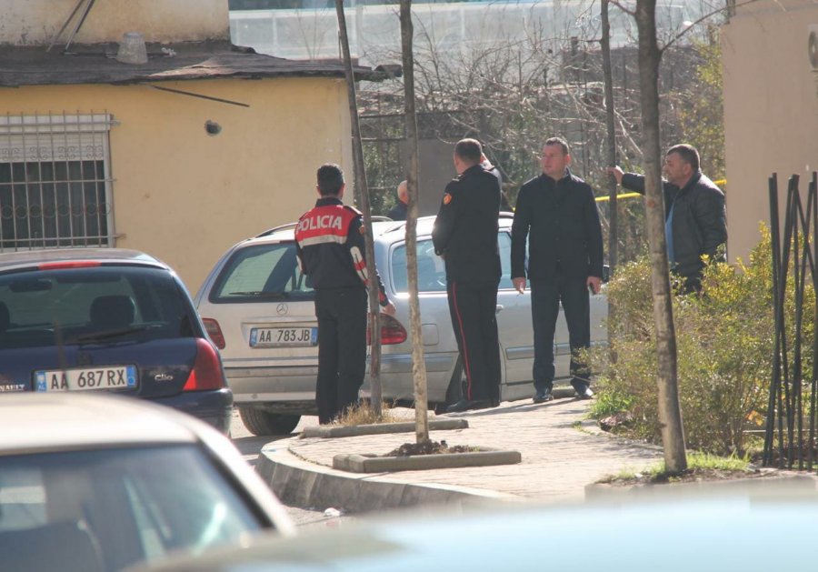 FOTO GALERI/ “lufta” në Selitë, i plagosuri i sotshëm, konflikt të vjetër me bashkëpunëtorin e Emiljano Shullazit