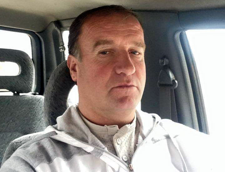 FOTO/ Ja kush është kreu i PS që plagosi me kallashnikov fqinjin