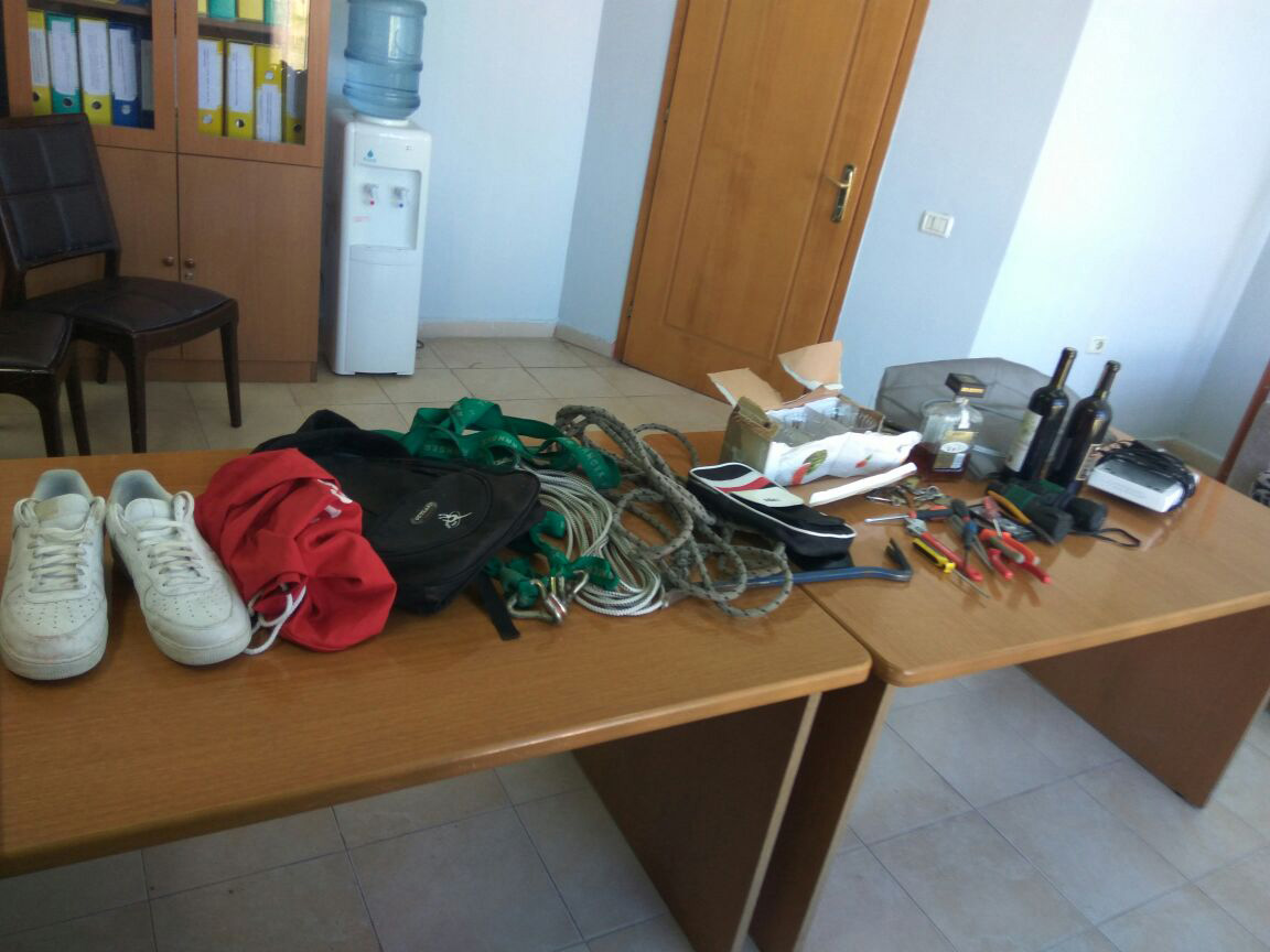 EMRA & FOTO GALERI/ Dy polici për të prangosur një femër dhe dy bashkëpunëtorët e saj, tmerrin e vjedhjeve në gjithë Shqipërinë