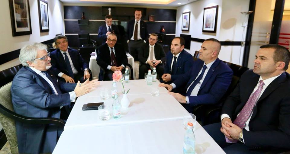 Policë italianë në pikat kufitare të Shqipërisë