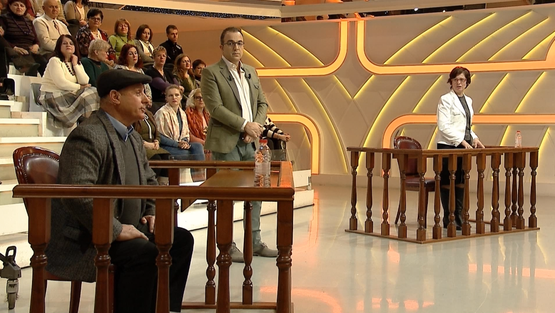 DRAMA/Motra është me kancer por vëllai i mori shtëpinë deri sa të shlyejë borxhin