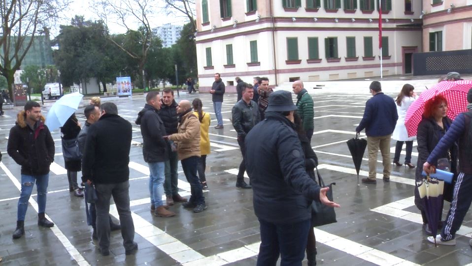 Denoncon deputeti i PD-së: Qarku Gjirokastër, varfëria rritet 35%, nga ndihma ekonomike përjashtohen 80%