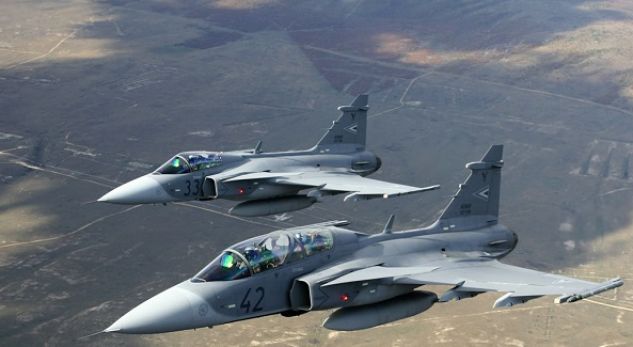 Katër avionë luftarakë turq mbi Athinë, po troket lufta