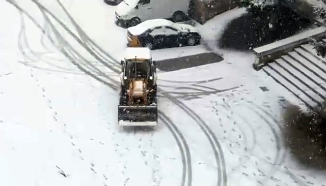 FOTO/ Reshjet e borës “zbardhin” zonat malore – Trashësia deri në 70 cm, disa fshatrat të bllokuar
