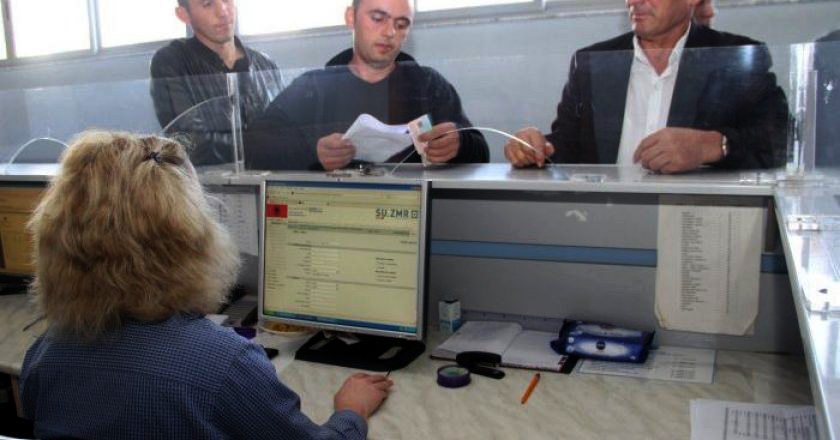 Sistemi në kolaps, ndërpritet shërbimi i zyrave të gjendjes civile në gjithë vendin