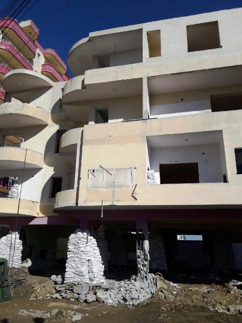 VIDEO & FOTO/ Fier, shpërthim i fuqishëm eksplozivi, rrafshohet godina 6-katëshe