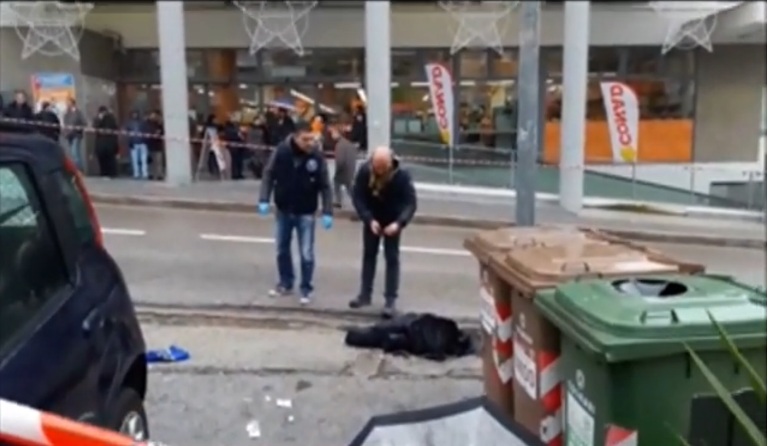 VIDEO/ Itali, sulm me armë ndaj emigrantëve, 7 të plagosur – Apelojnë zyrtarët: Mos dilni nga shtëpitë