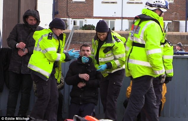 FOTO GALERI/ Shqiptarët rikthehen te gomonet, por tani për të arritur në Angli