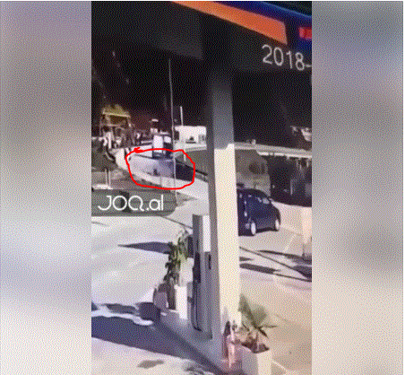 VIDEO/ Dalin pamjet e aksidentit te frikshem, djalin fluturon ne ajer ne Paper