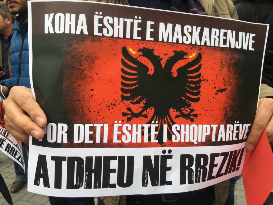FOTO GALERI/ Tiranë protestë kundër faljes së 12 miljeve: Koha e maskarenjve, deti i shqiptarëve