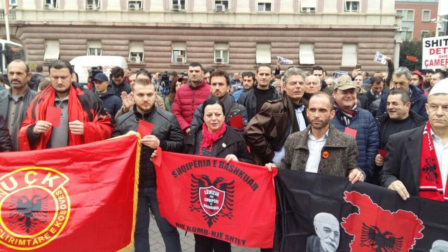 FOTO GALERI/ Tiranë protestë kundër faljes së 12 miljeve: Koha e maskarenjve, deti i shqiptarëve