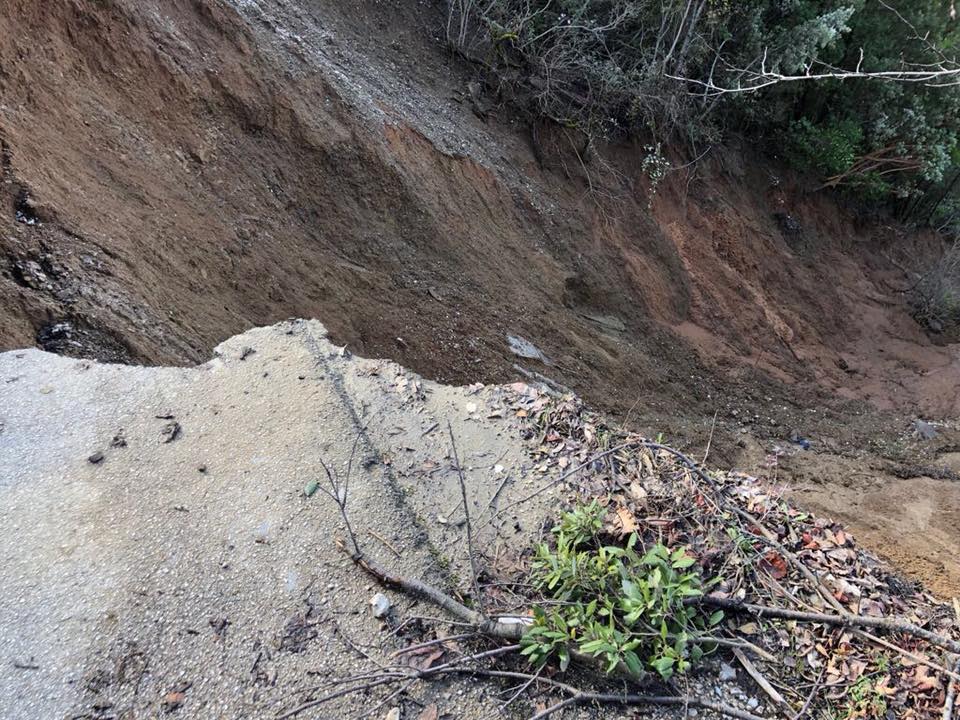 FOTO GALERI/ E frikshme, ja gjendja e sotme e rrugës nacionale Përmet – Tre Urat