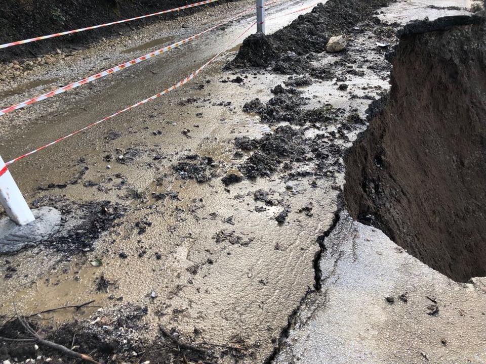 FOTO GALERI/ E frikshme, ja gjendja e sotme e rrugës nacionale Përmet – Tre Urat