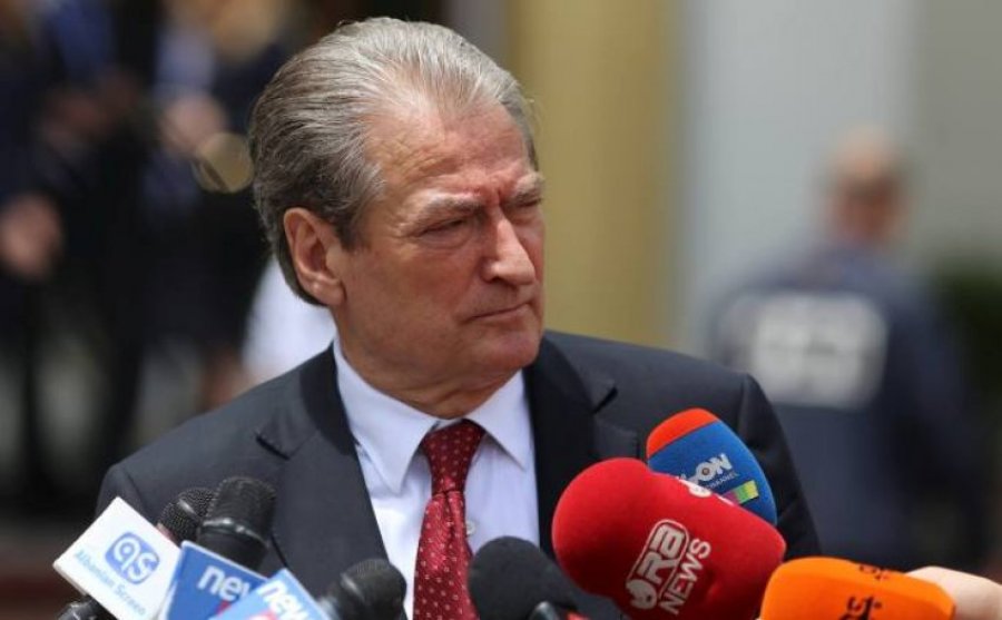 SKANDAL & EMRI/ Negociatori i kufirit detar me Greqinë, një spiun dhe agjent i shërbimeve të huaja