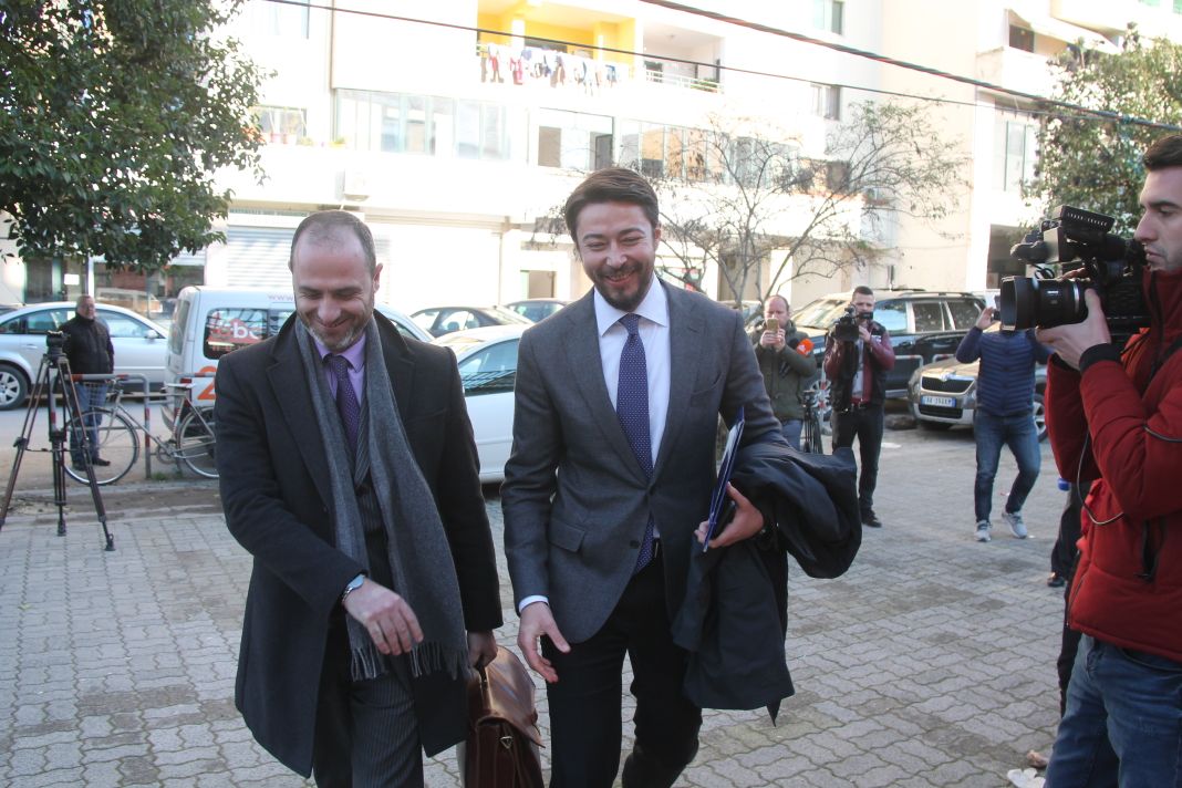 VIDEO & FOTO GALERI/ Shkëlzen Berisha mbërrin te Krimet e Rënda