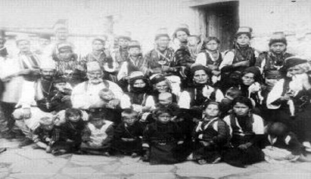 Familjet e para të “Llaci-facëve” të Tironës