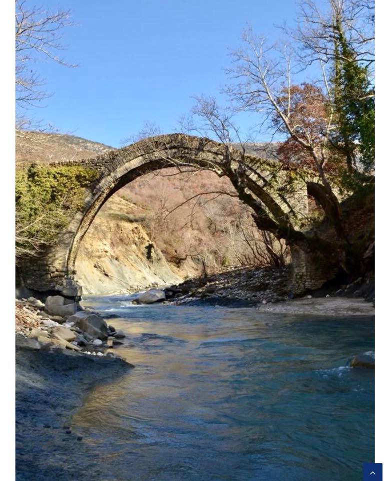 FOTO/Shëmbet ura mesjetare e gurit në Hoshtovë