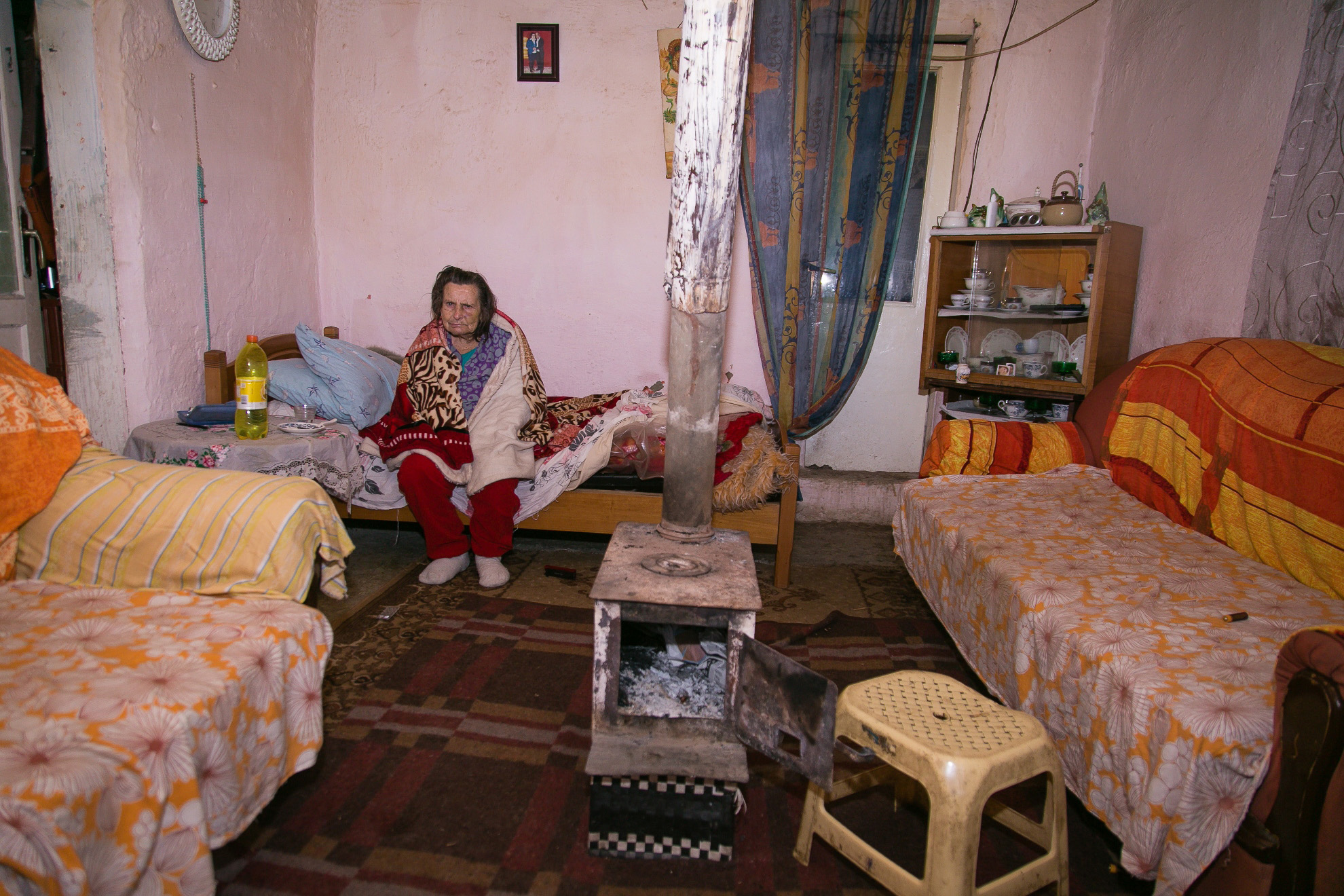 FOTO GALERI/ Dëshmi dhe pamje tronditëse nga familje të përjashtuara nga skema e ndihmës ekonomike në bashkinë e Kamzës