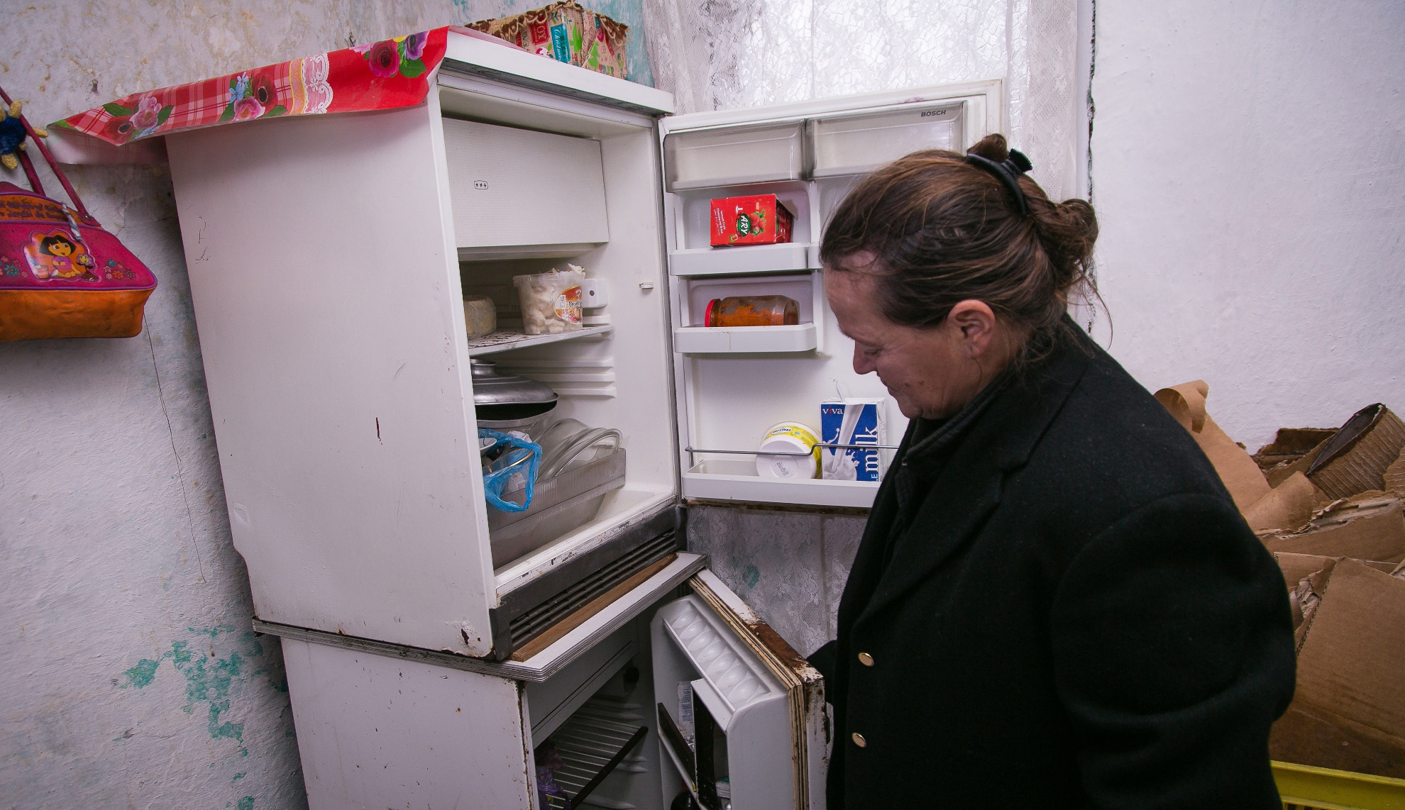 FOTO GALERI/ Dëshmi dhe pamje tronditëse nga familje të përjashtuara nga skema e ndihmës ekonomike në bashkinë e Kamzës