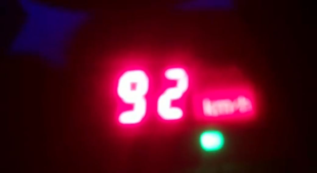 VIDEO/ Kombinim i frikshëm, i dehur dhe me shpejtësi 92 km/h brenda në Tiranë