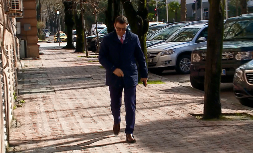 Habit Alket Hyseni: Ja me se i këmbeva 11 mijë metër katrorë tokë në bregdet