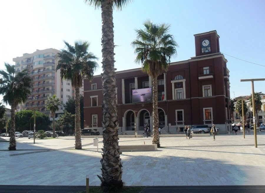 EMRI & FOTO/ Durrës, Gjykata pezullon shefin e urbanistikës së bashkisë, ja “nderi” që kishte bërë arkitekti