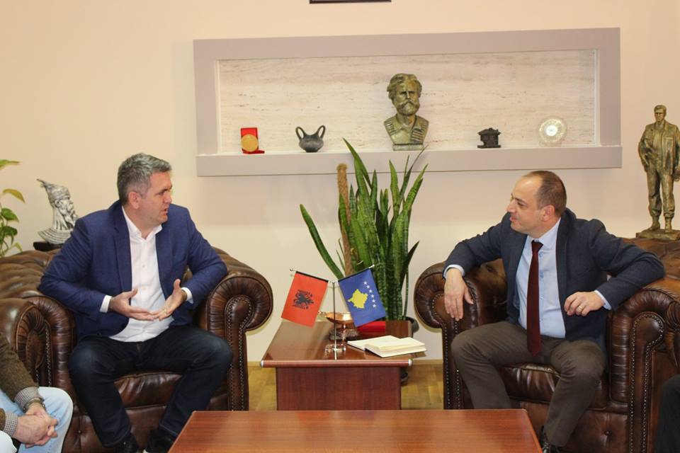 FOTO GALERI/ Taksa i rëndon edhe Prizrenit, kryekomunari dhe homologu i Kukësit: “Rruga e Kombit” humbi misionin