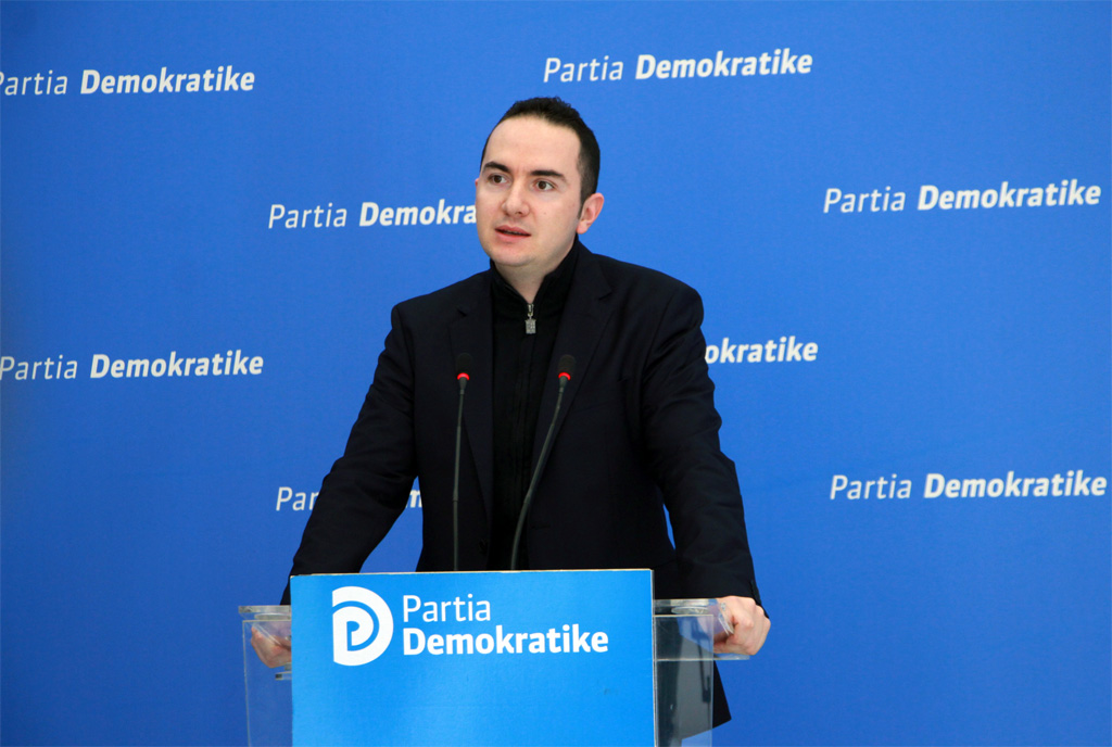 EMRI & FOTO/ “Prokuroria të hetojë peshkun e madh që grabiti 11 mijë metër katrorë tokë në bregdet”