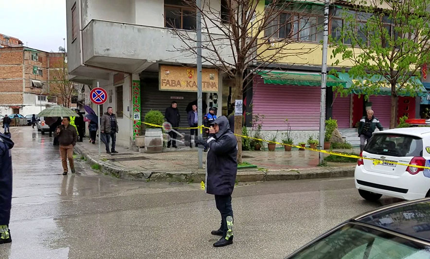 DETAJE/ Fier, lufta me policinë, grabitësi i arrestuar “qep gojën”