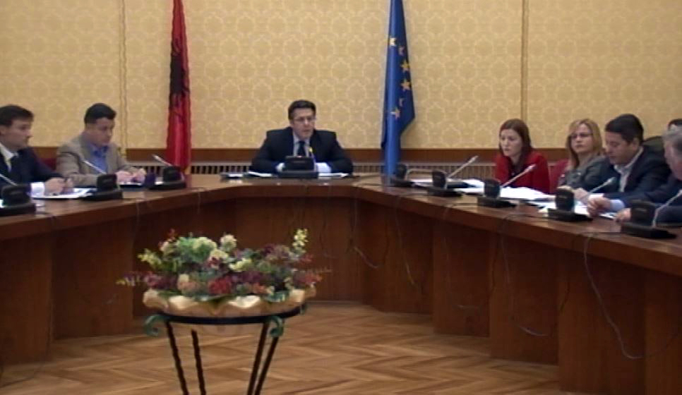 Konstituohet komisioni parlamentar për hetimin e Saimir Tahirit