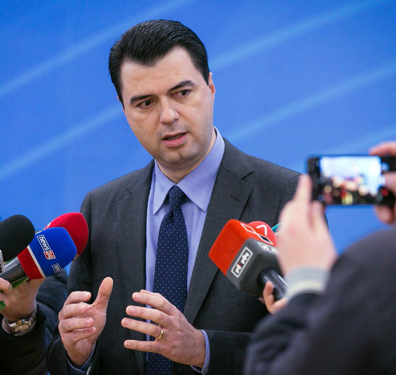 VIDEO/ Basha: Shqipëria eksporton drogë dhe importon plehra