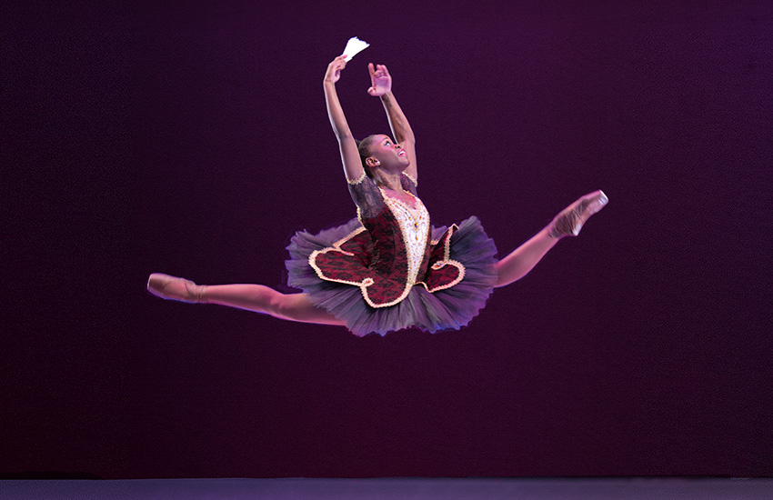 FILM/ Historia e fëmijës jetim që u bë një balerinë yll