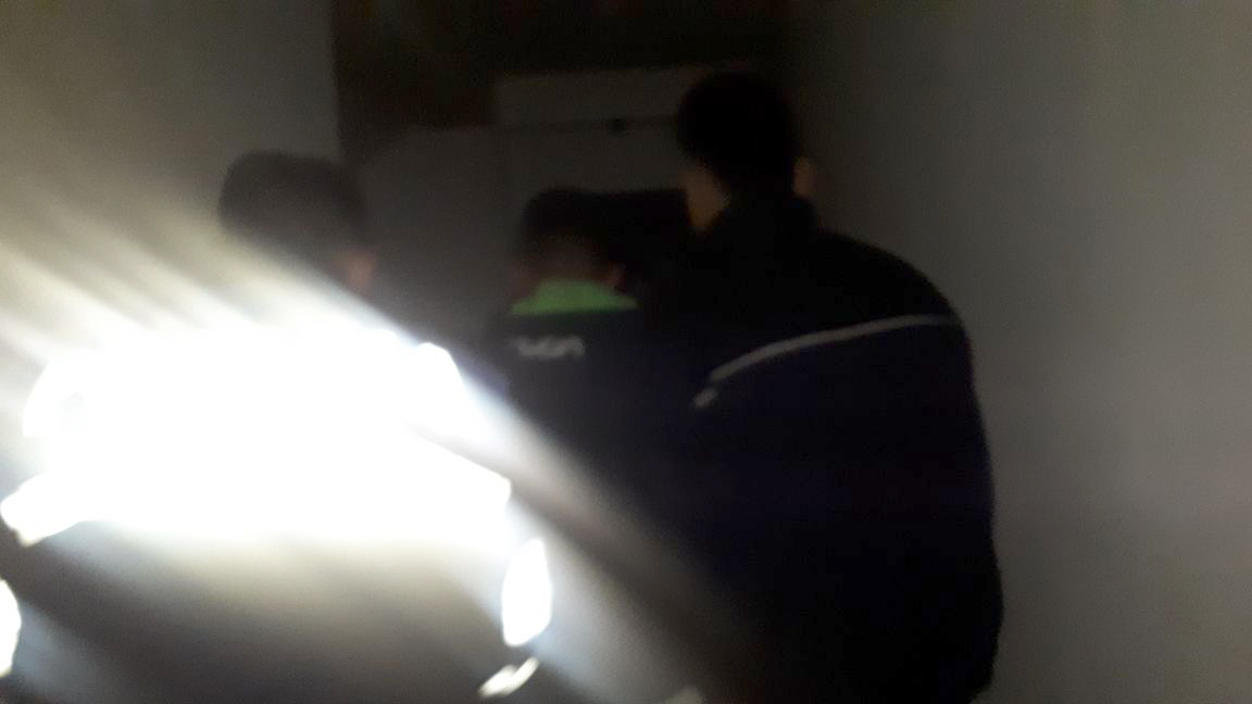 EMRI & FOTO/ Tiranë, 35-vjeçari kërcënon me armë dy persona, ja çfarë i sekuestroi Policia