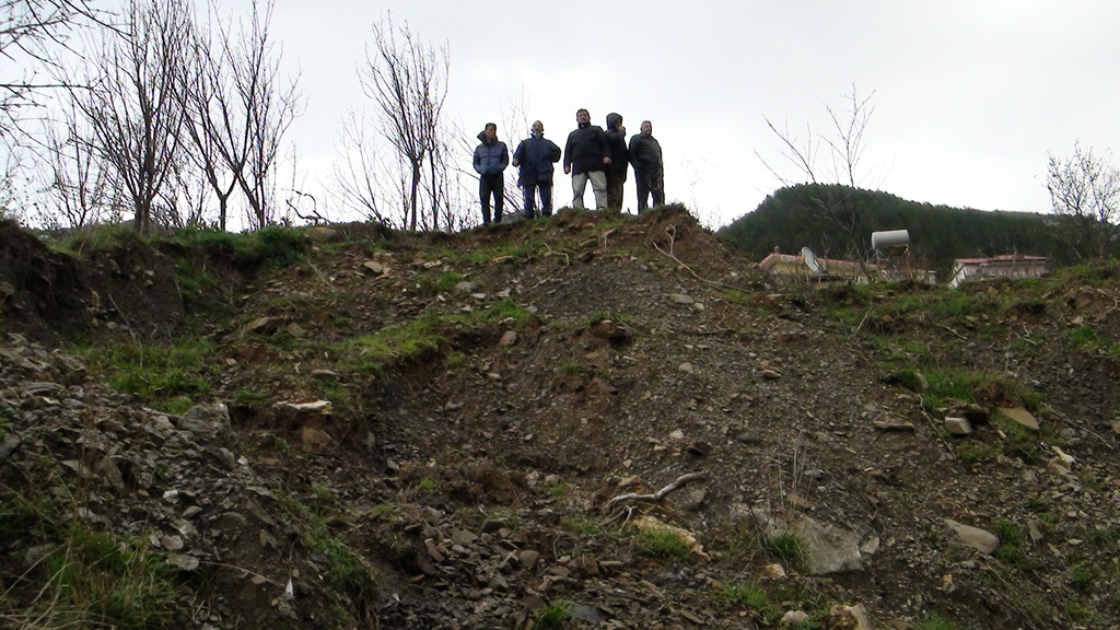 FOTO GALERI/ Rrëshqitja e tokës, “merr me vete” një lagje në Milot