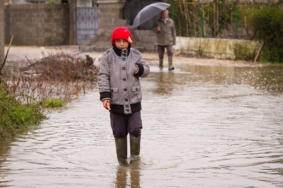 FOTO GALERI/ Basha me banorët e përmbytur në Shkodër, Rama vazhdon udhëtimin turistik