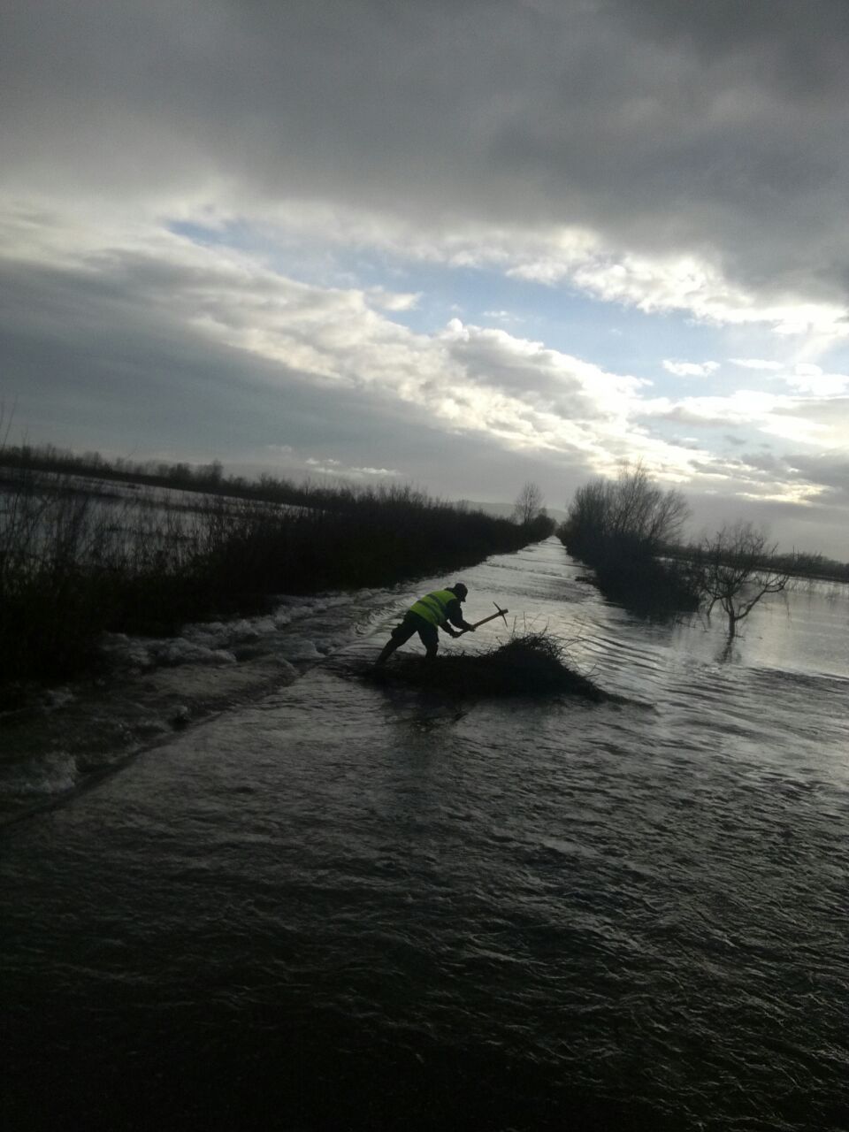 FOTO GALERI/ Shkodër, përmbytje masive, fëmijët në shkollë me kamionët e ushtrisë