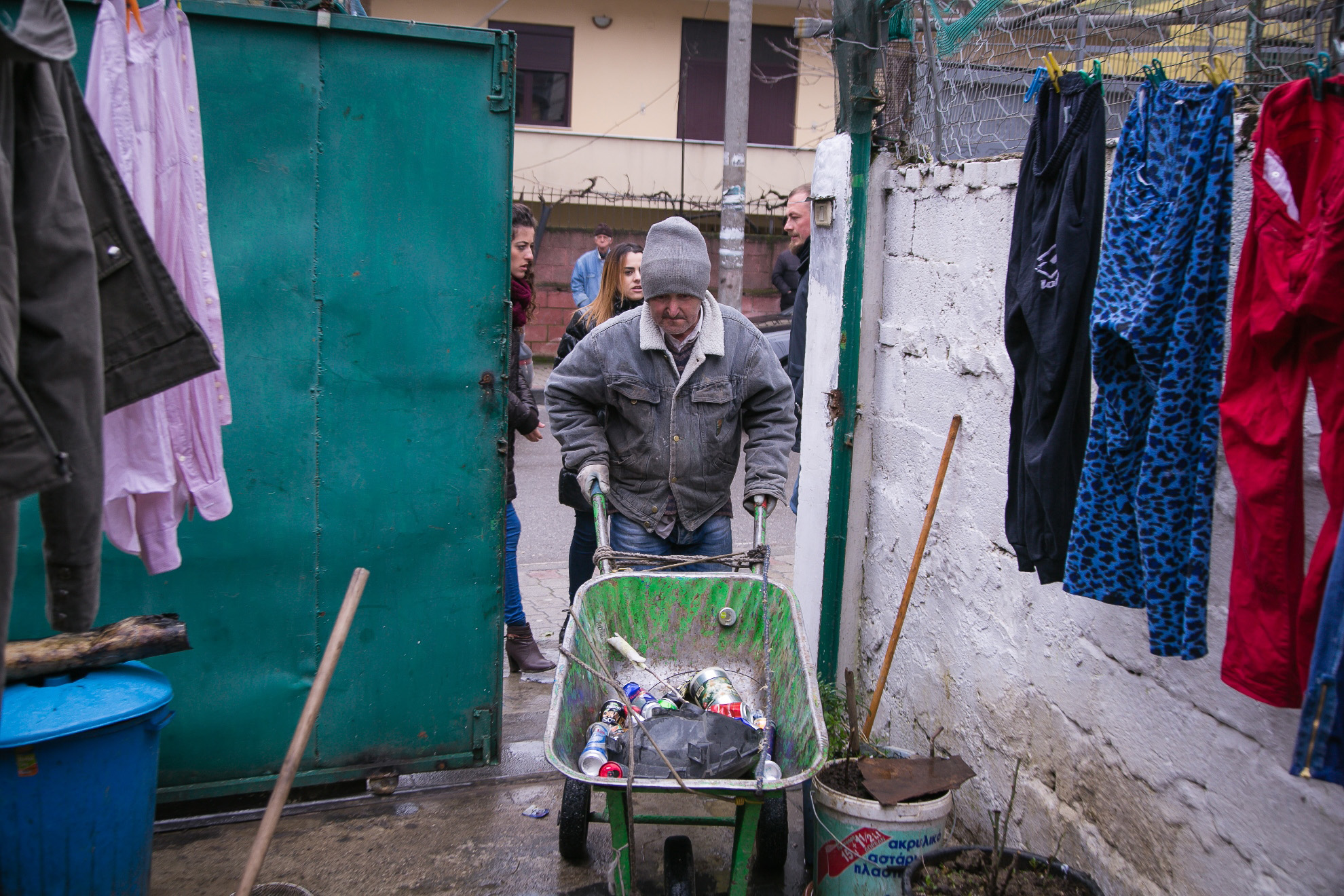 FOTO GALERI/ Vorë, të përjashtuar nga ndihma ekonomike, fëmijët ushqehen me lakër e qepë