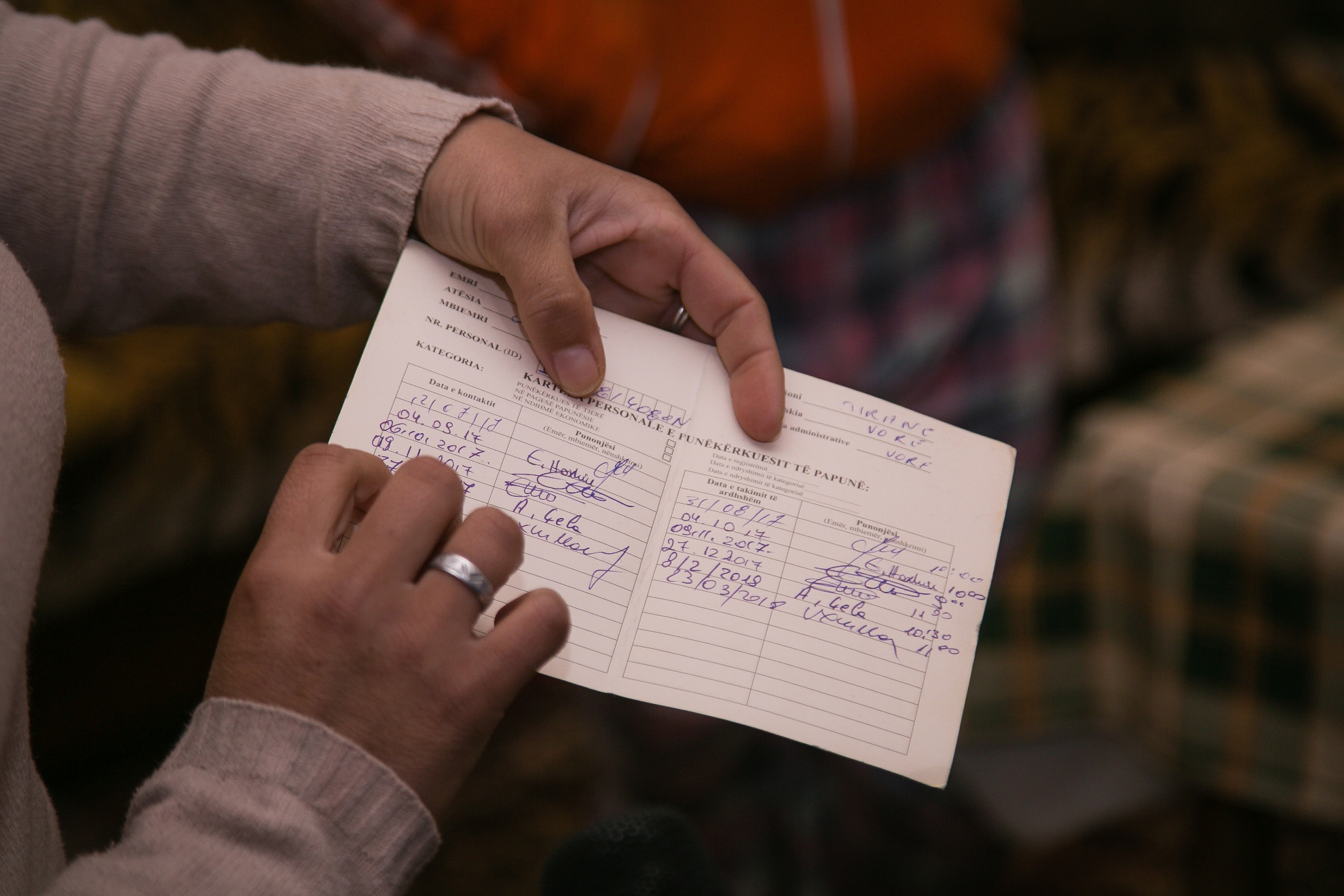 FOTO GALERI/ Vorë, të përjashtuar nga ndihma ekonomike, fëmijët ushqehen me lakër e qepë