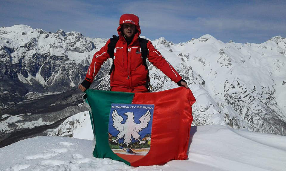 EMRI & FOTO GALERI/ Alpinisti 15-vjeçar, “pushton” bjeshkët e Valbonës