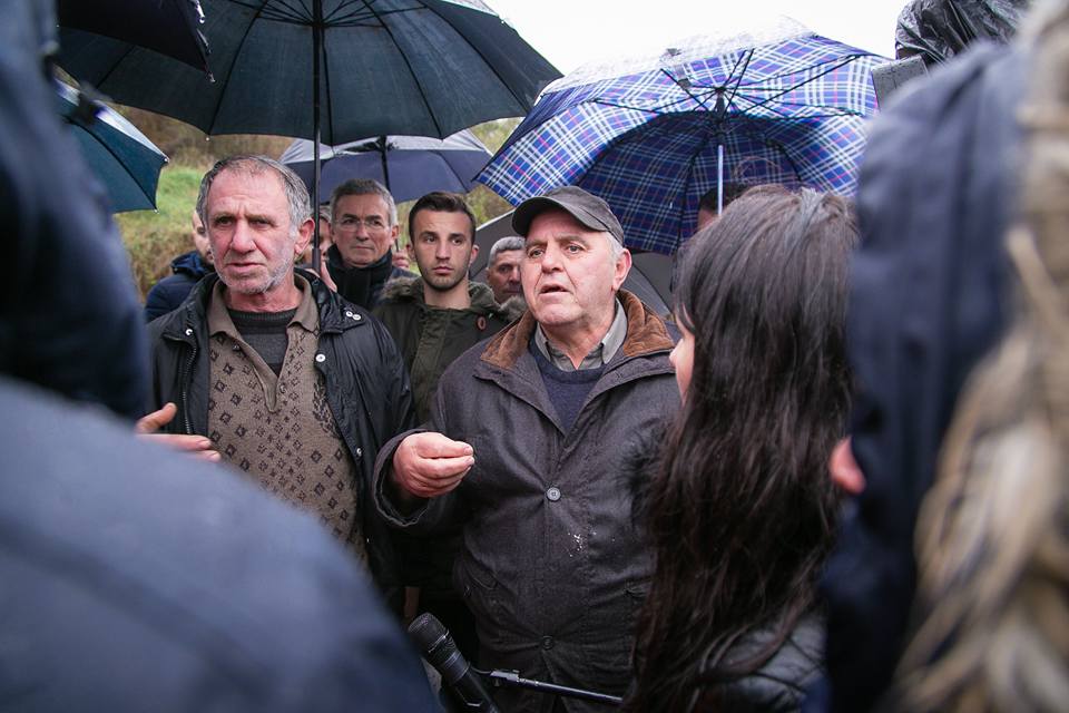 FOTO GALERI/ Basha me banorët e përmbytur në Shkodër, Rama vazhdon udhëtimin turistik