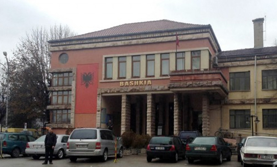 EMRAT/ Korçë, dy këshilltarë të tjerë të LSI i bashkohen PS