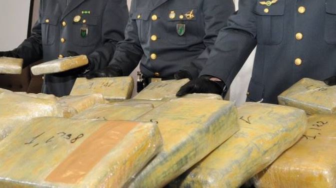 EMRAT/ Drogë nga Shqipëria në Itali e Zvicër, ja kreu shqiptar i bandës dhe bashkëpunëtorët e tij