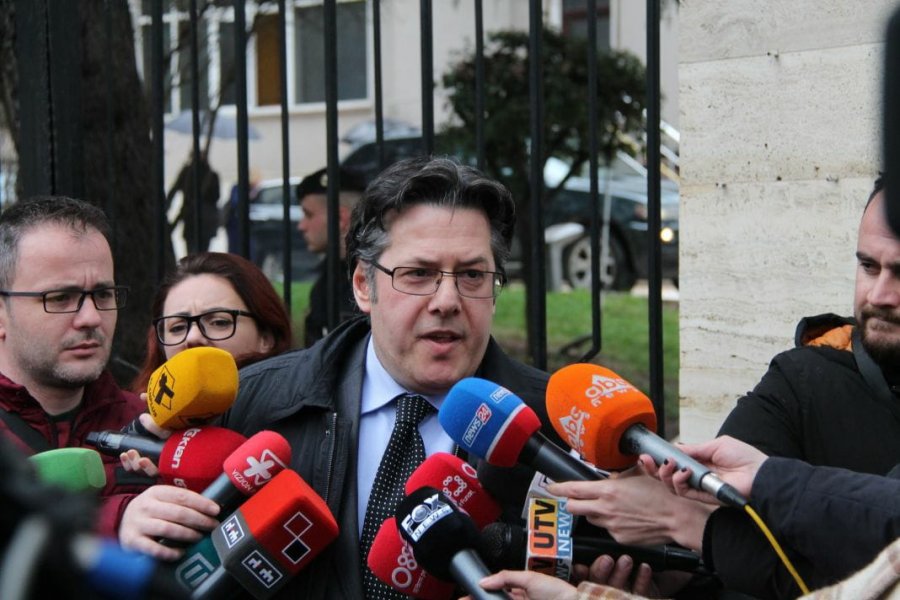 FOTO GALERI/ Kufiri Detar me Greqinë, përfundon takimi i deputetëve me Metën, ja për çfarë diskutuan dhe u dakordësuan