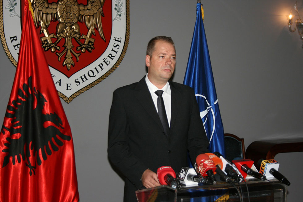 Ish-sekretari i Përgjithshëm i Imamit: Artur Mecollari nuk u hoq për Bishtin e Pallës por për ‘spiun’