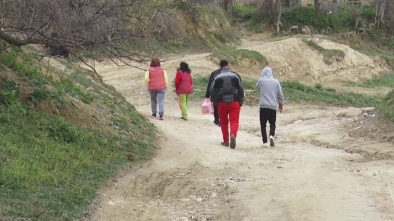 Fshati i beqarëve, nuk shkojnë nuse se s’ka rrugë