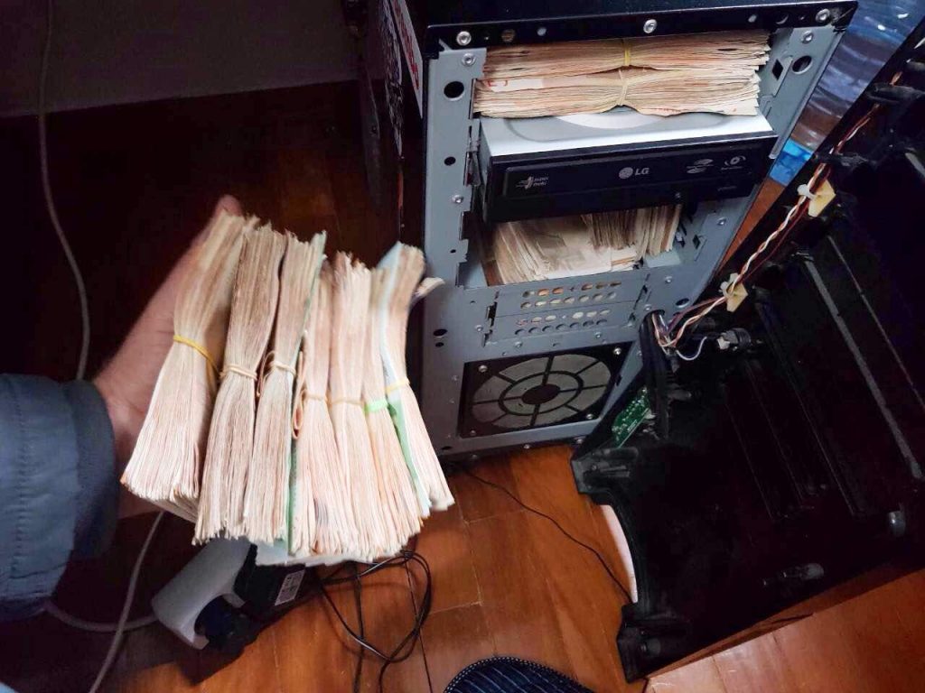 FOTO GALERI/ Greqi, kapet grupi shqiptar me 4 kg kokainë e një “lumë” eurosh në Athinë