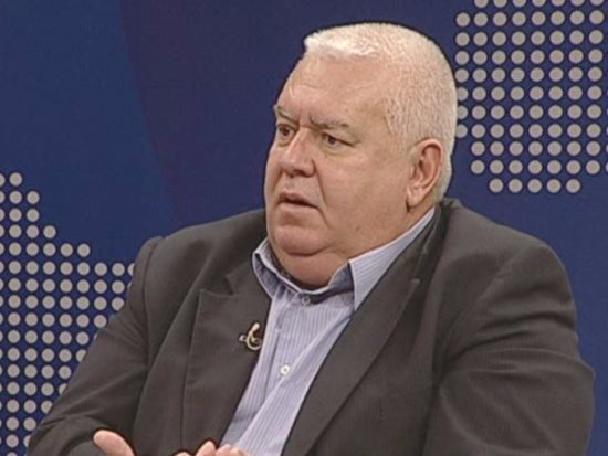 URGJENT/Ish-ministri i Mbrojtjes transportohet me helikopter nga Struga