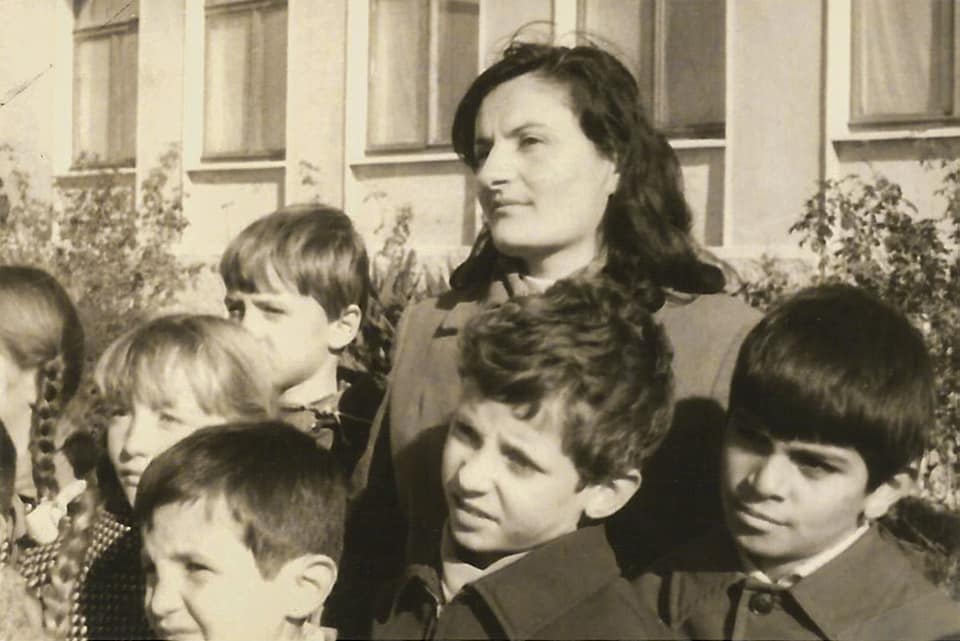 FOTO/ Ilir Meta e nis ditën me një urim special, mësuesja e fillores i zbulon një “sekret”