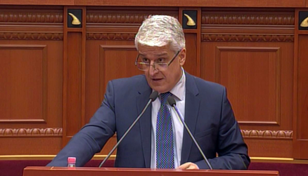 HUMOR PARLAMENTAR/ Majko tallet me Ramën për skenarin e financimit Rusi – PD