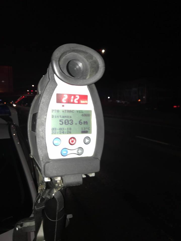 RADARI/Kjo makinë në Kashar mund të bëhet copë vetë dhe të copëtojë të tjerë